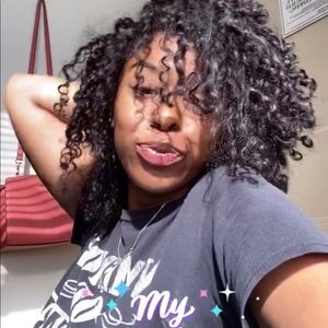 Meet your Posher, Daneizha